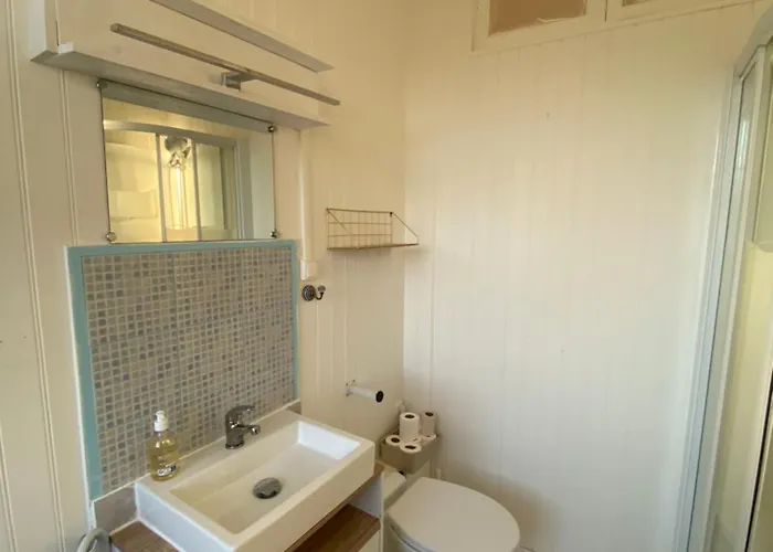 Lumineux En Front De Mer, * Veules-les-Roses